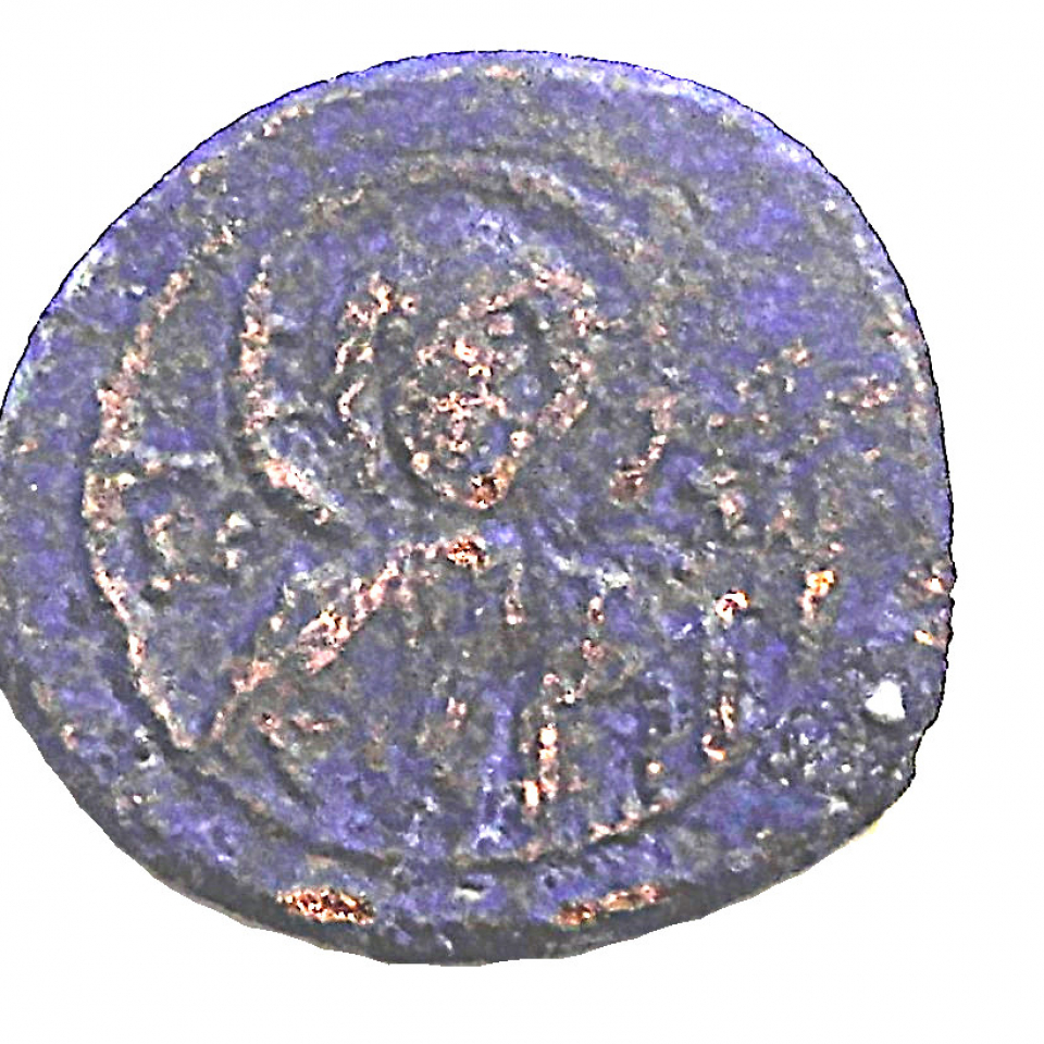 Бронзовая монета византии. Монеты Византии Комнина.